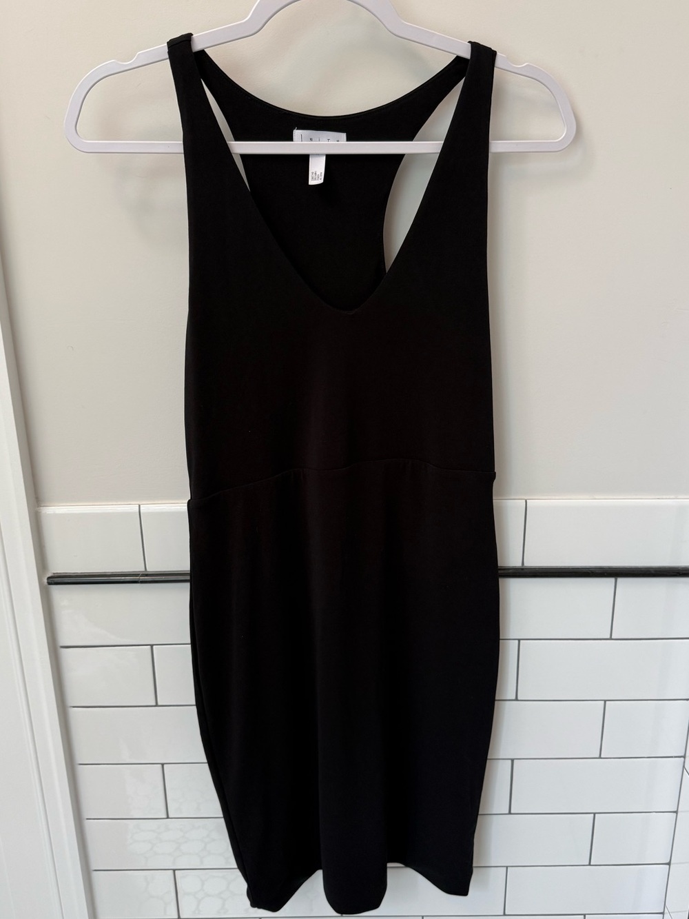 Leith Black V-Neck Sleeveless Dress